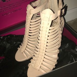 Vince Camuto Leather Pump NIB